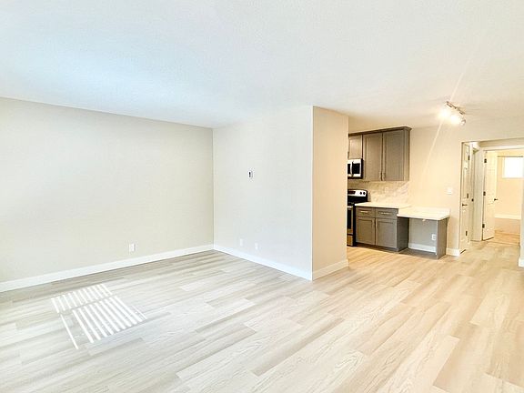2nd image of 438 N El Camino Real #203