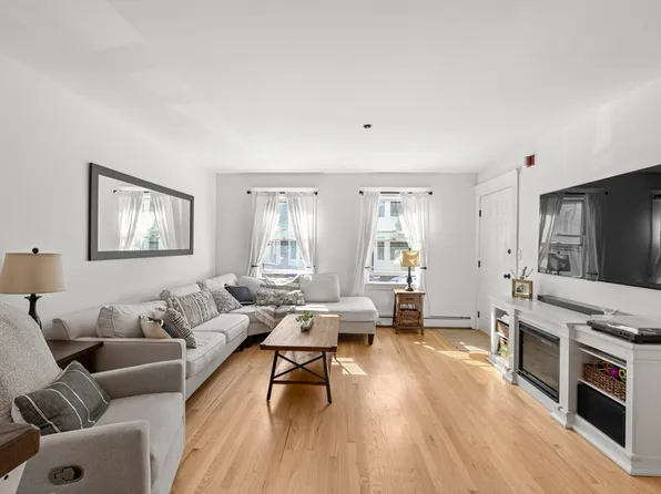 494-496 E 4th St #2, Boston, MA 02127