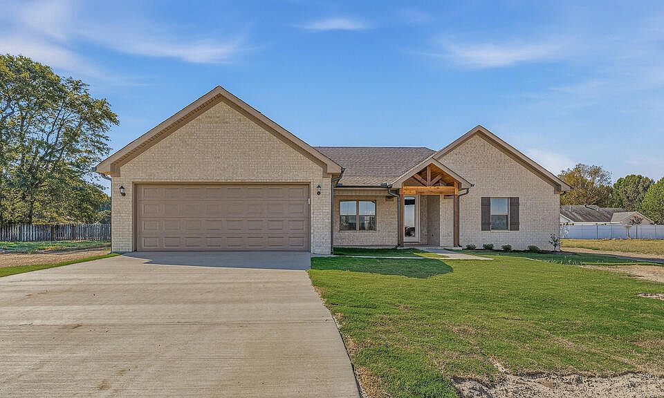 1st image of 129 Nelson Cir