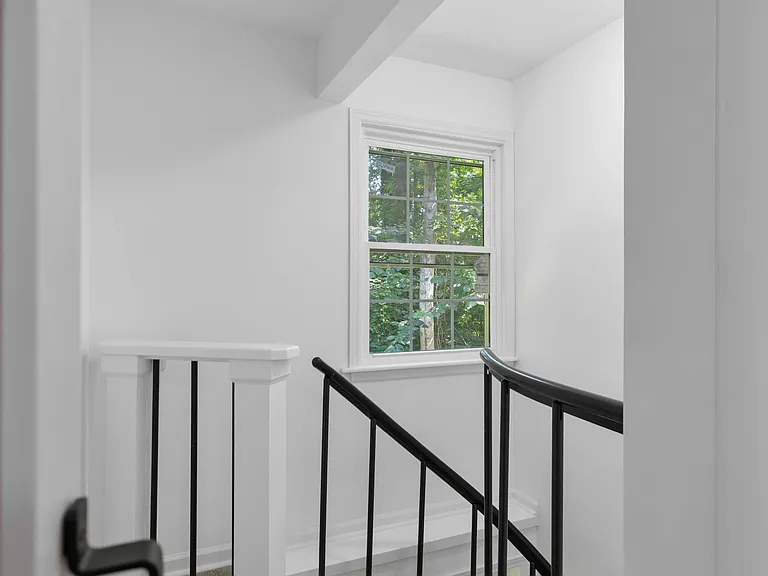 437 Woodsdale Rd — Photo 23