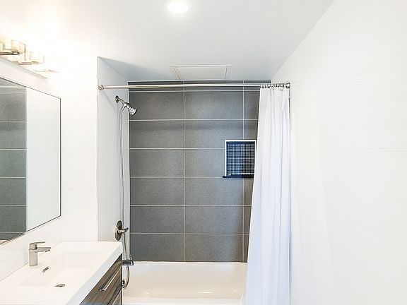 5th image of 137-35 Elder Ave #407