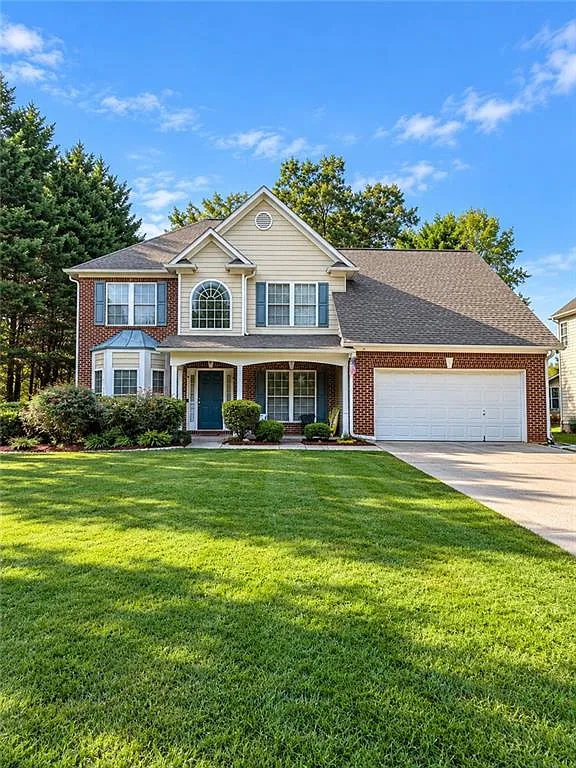 5 bed, 3.0 bath, 2316 sqft, $3,000 — Photo 2