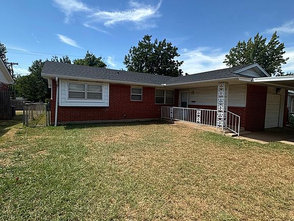 3rd image of 1101 Hampton Dr