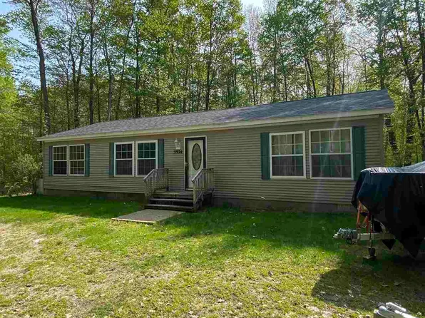 5924 Zimkly Rd, Harbor Springs, MI 49740