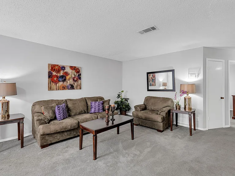 Windsong Apartments — Photo 41