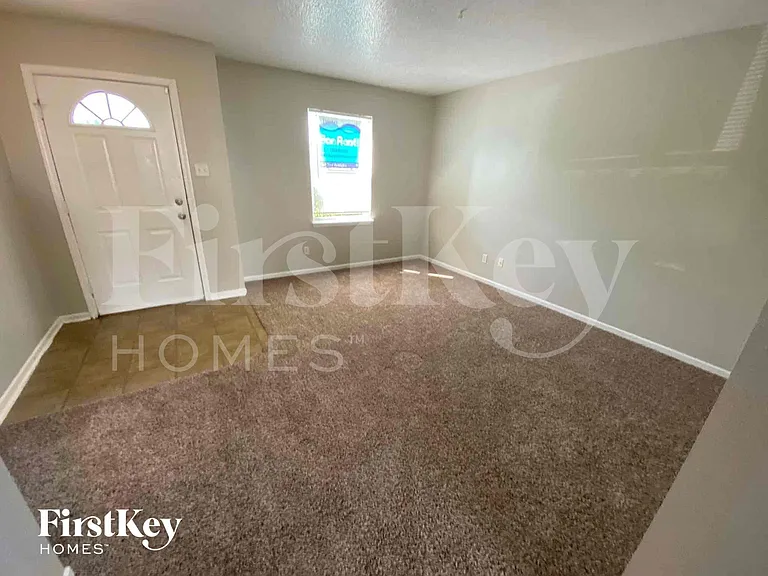 8854 Youngs Creek Ln — Photo 2