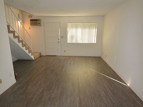 5th image of 4222 Howard Ave #D