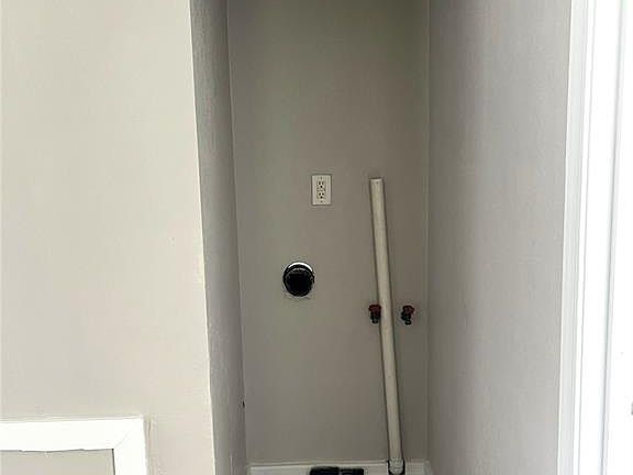 4th image of 1726 Alby St