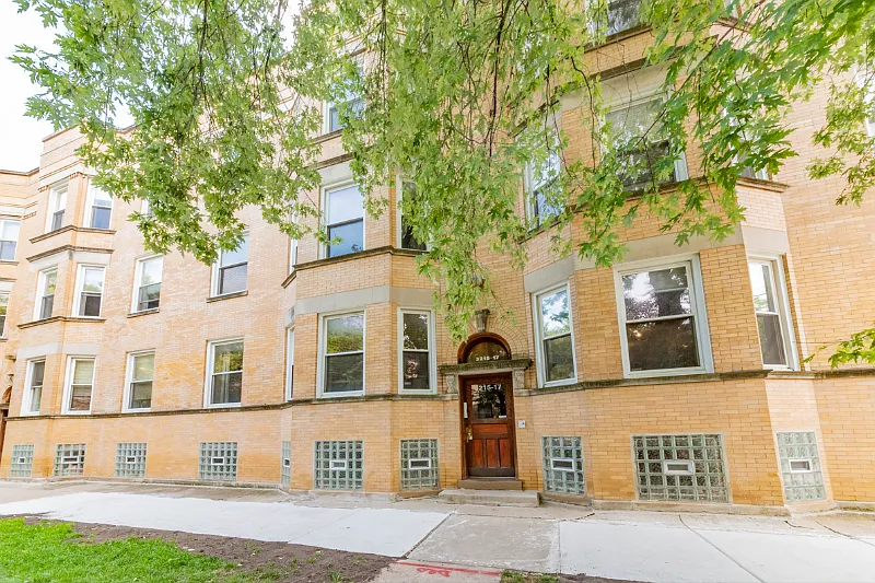 3215 W Altgeld St #2
