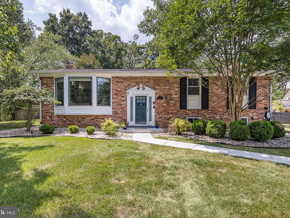 1st image of 8704 Sudbury Pl