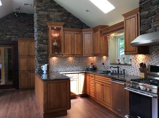 160 Pt Breeze Dr, Hewitt, NJ 07421