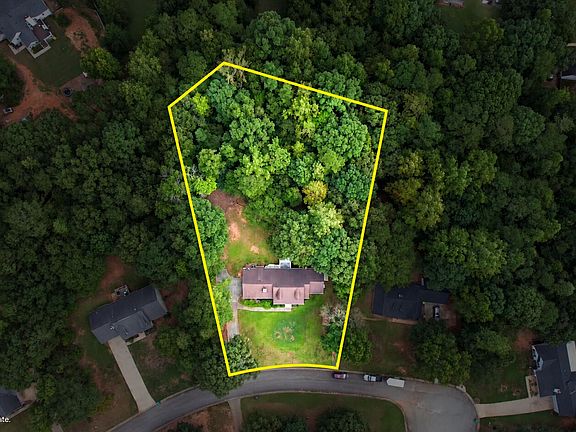 2nd image of 513 Cody Ln