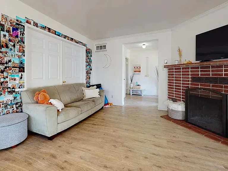 6180-6182 Mary Lane Dr — Photo 6