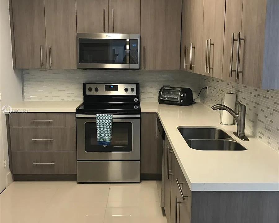3801 S Ocean Dr #10V