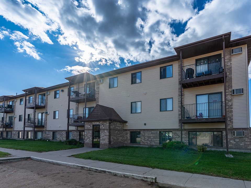Fargo, ND Prairie Park Apartments | Exterior