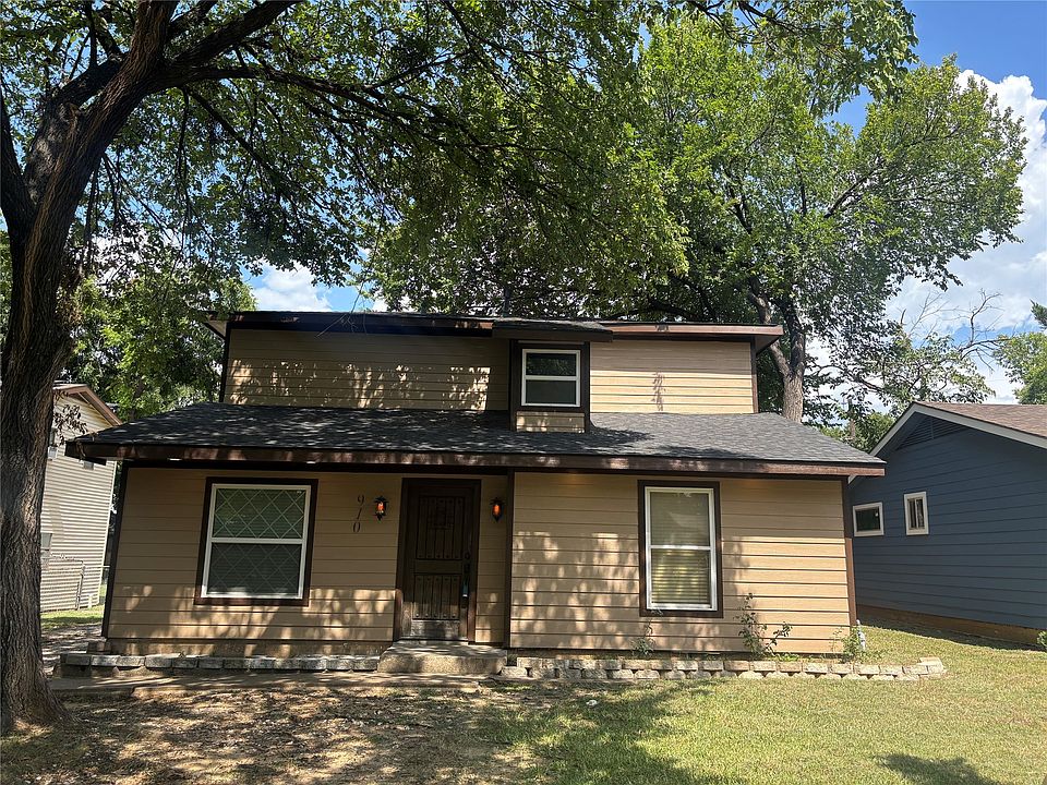 1st image of 910 NE 31st St