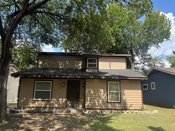 910 NE 31st St, Grand Prairie, TX 75050