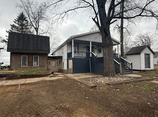 1747 Tennis Ct, Pleasant Lake, MI 49272