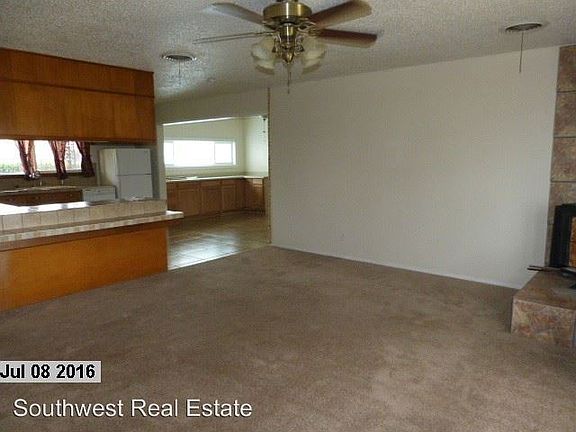 5th image of 1004 Sandia Dr