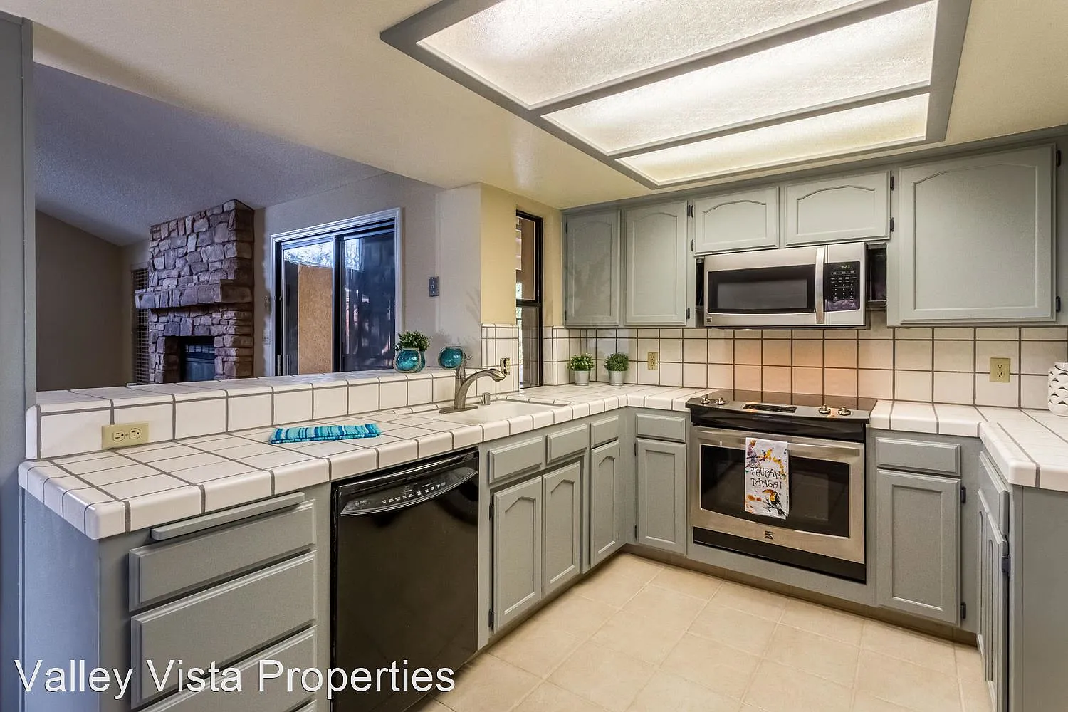 6510 N State St photo 1