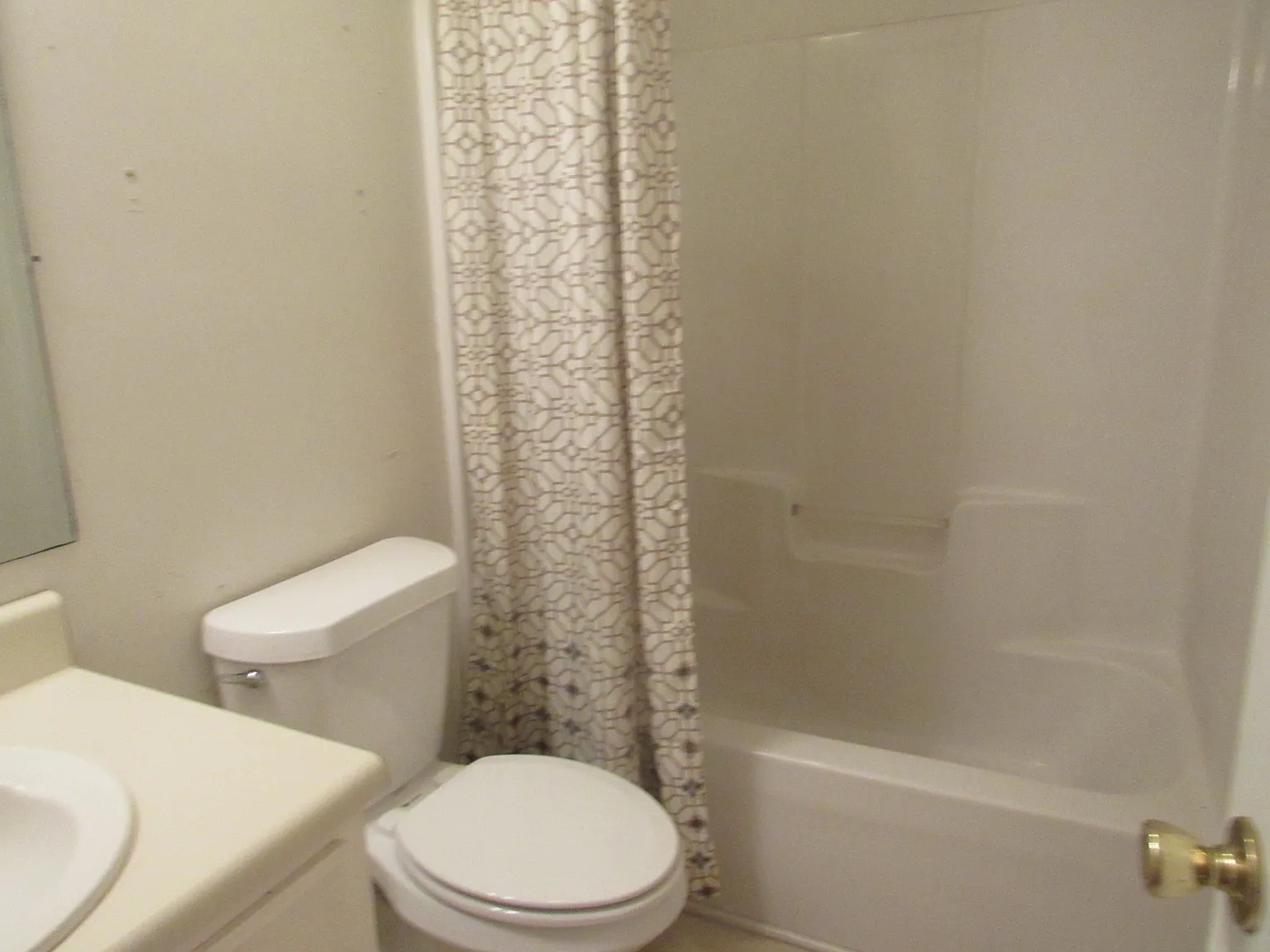 3 bed, 2.5 bath, 1500 sqft, $1,500 — Photo 4
