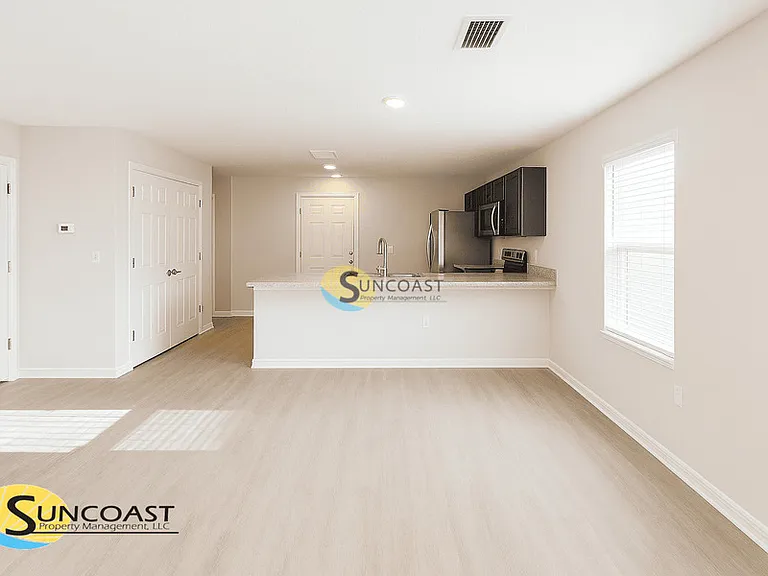 1545 Union St W — Photo 11