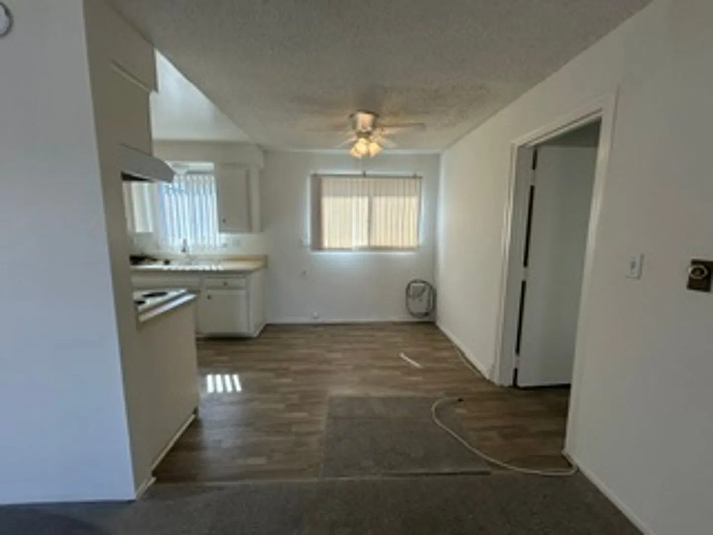 218 — Photo 2