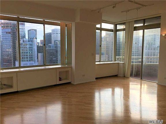 4th image of 232-236 E 47th St Penthouse 1-F