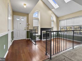 203 Saxony Dr, Mount Laurel, NJ 08054