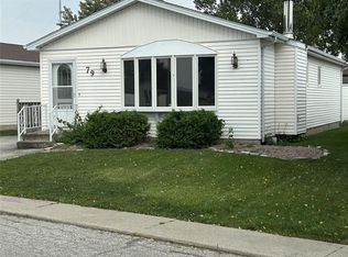 79 Parkside Dr, Essex, ON N0R 1J0