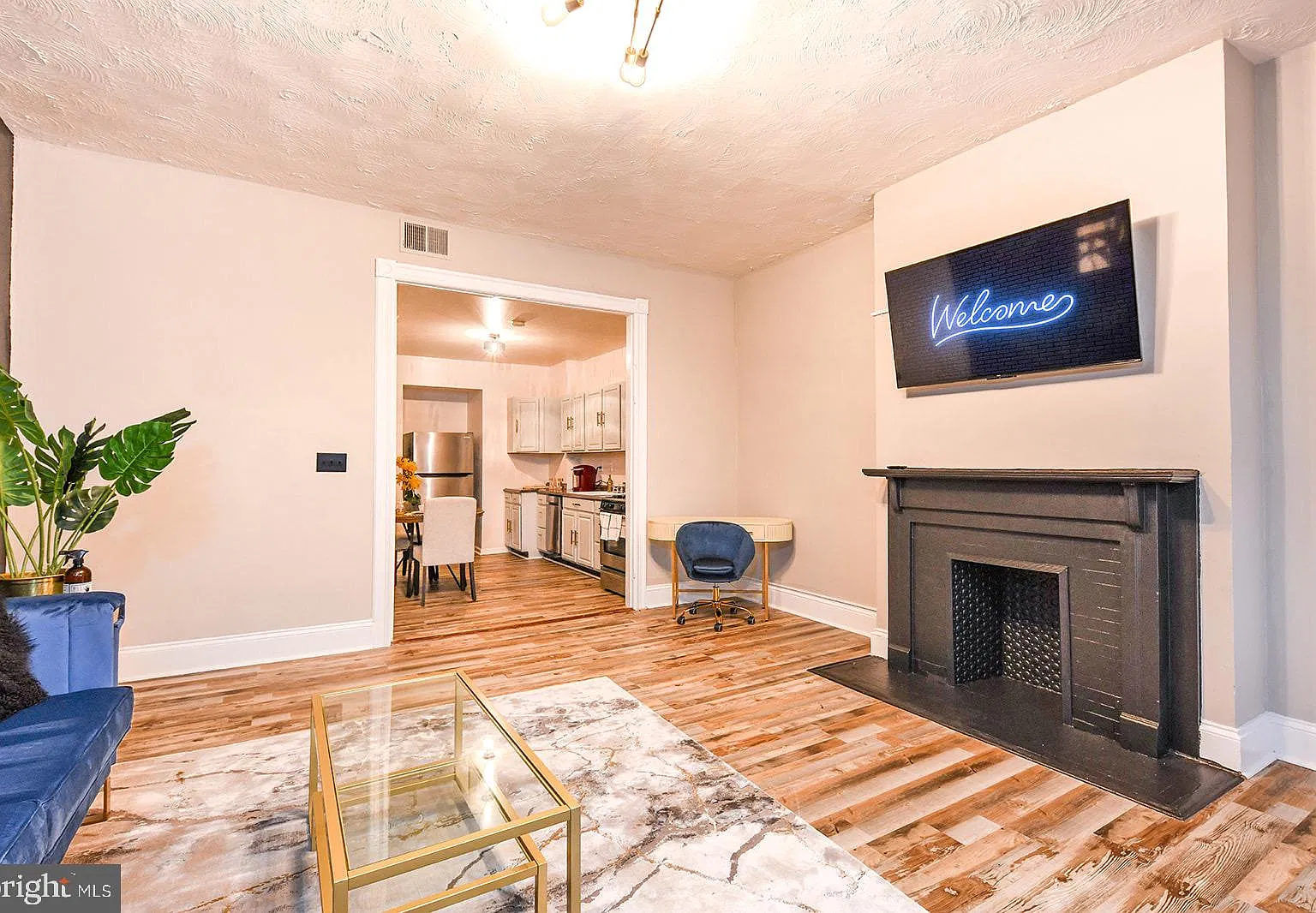 2 bed, 1.0 bath, 1100 sqft, $1,850 — Photo 2