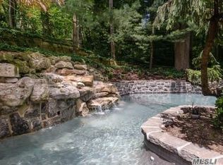 27 Tiffany Rd, Oyster Bay, NY 11771