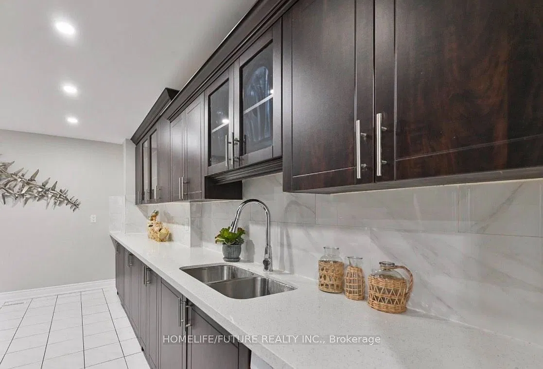 5 bed, $3,595 — Photo 4