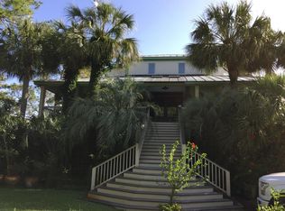 818 Conquest Ave, Sullivans Island, SC 29482