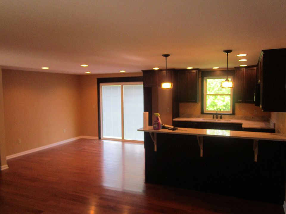 2nd image of 115 Heather Hill Dr