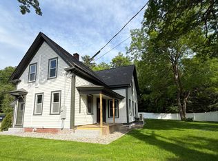 28 S Main St, Newton, NH 03858