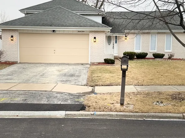 22550 Clarendon Ave, Richton Park, IL 60471