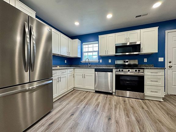 2nd image of 1402 Christine Ct #B