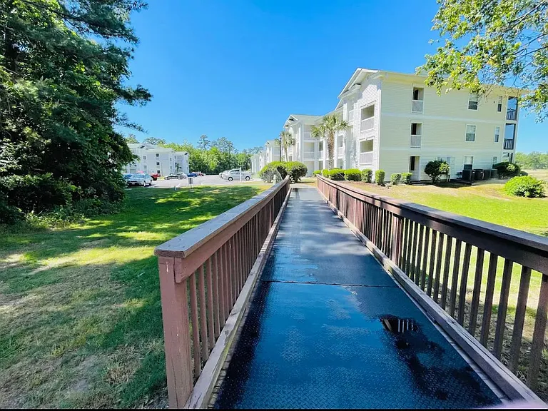 581 Blue River Ct #H — Photo 13