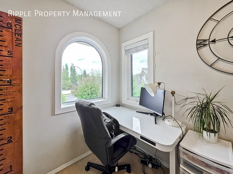 138 Mount Robson Close SE — Photo 36