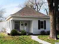 1st image of 827 E 10th Ave