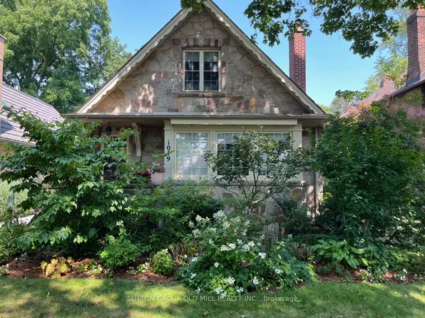 1049 Royal York Rd, Toronto, ON M8X 2G6