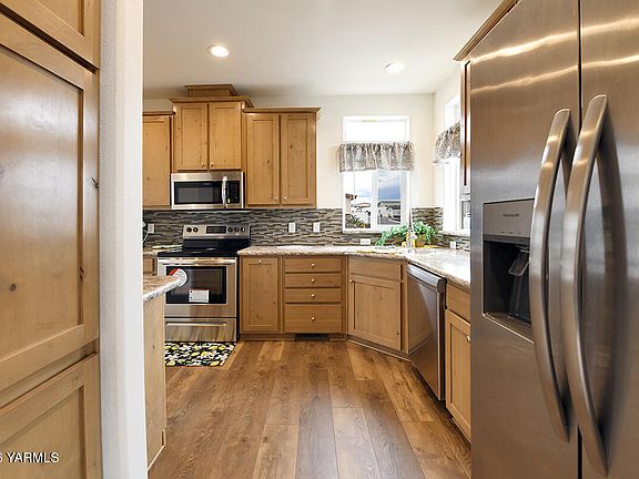 5th image of 200 Bridle Way #156