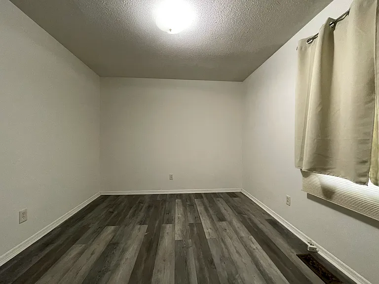 1960 Seven Pines Dr — Photo 29