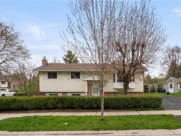 602 Highpoint Ave, Waterloo, ON N2L 4N1