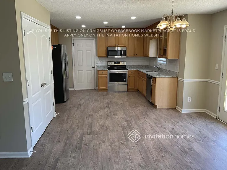 5026 Yankee Doodle Dr — Photo 9
