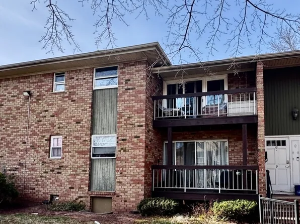 24 Deanna Dr #10, Hillsborough Twp., NJ 08844