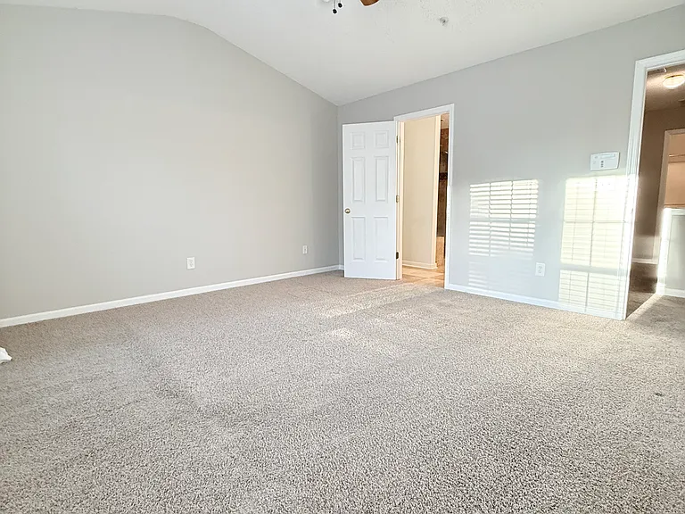 240 Regent Sq — Photo 45