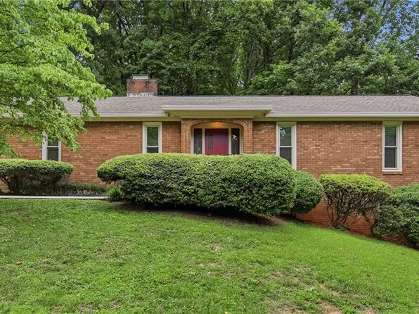 4480 Langhorne Dr, Winston Salem, NC 27106