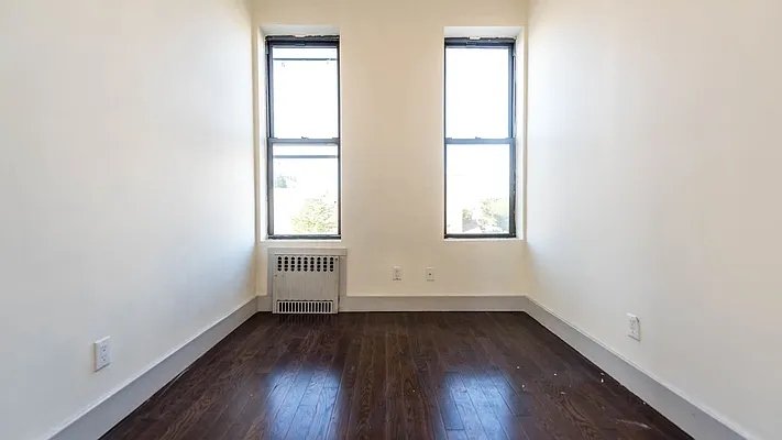 Rented by Nooklyn NYC LLC | media 18